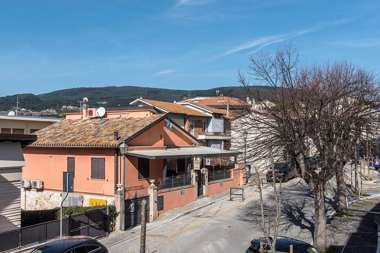 Appartamento S280 - Sirolo, Delizioso Monolocale In Centro Storico Esterno foto
